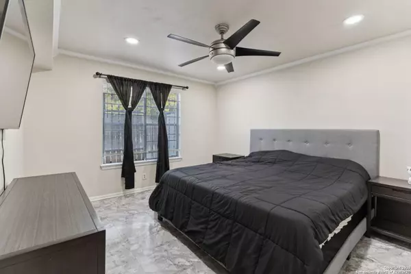 San Antonio, TX 78201,923 Vance Jackson UNIT 1507