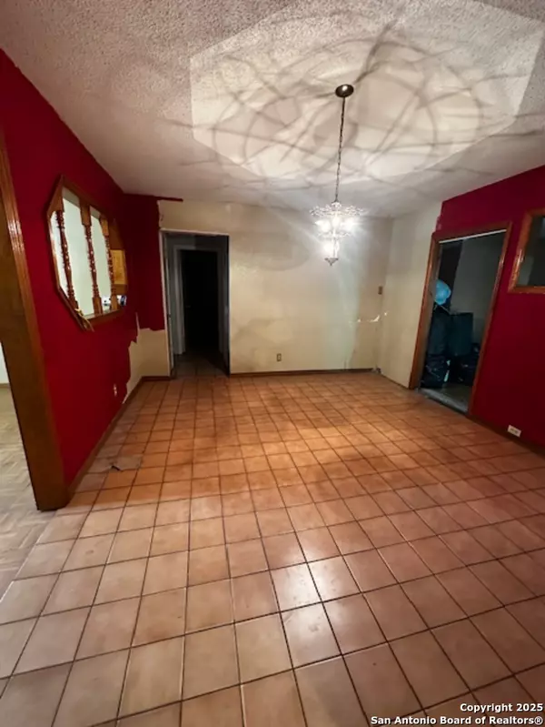 San Antonio, TX 78242,5742 White Feather