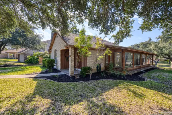 Uvalde, TX 78801,165 Cottonwood Pave