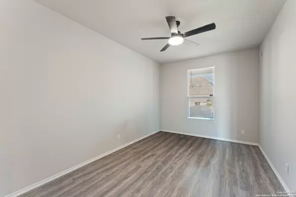 Converse, TX 78109,3355 Taurus Sky