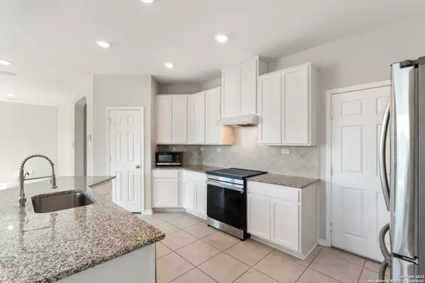 Converse, TX 78109,3355 Taurus Sky