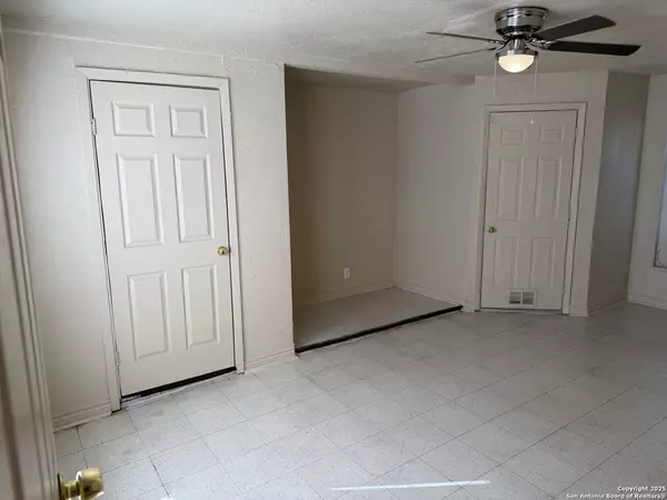 San Antonio, TX 78227,7527 Stagecoach