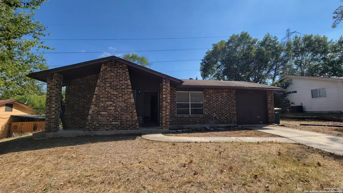 Live Oak, TX 78233,7526 Valley Oak