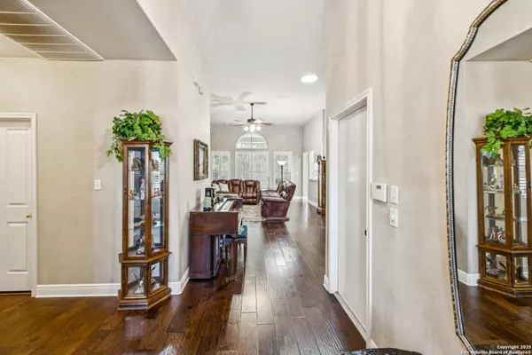 San Antonio, TX 78211,1014 crystal