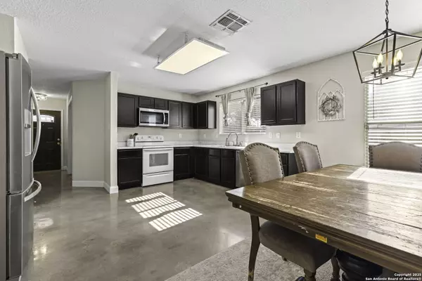 Selma, TX 78154,16611 Emerald