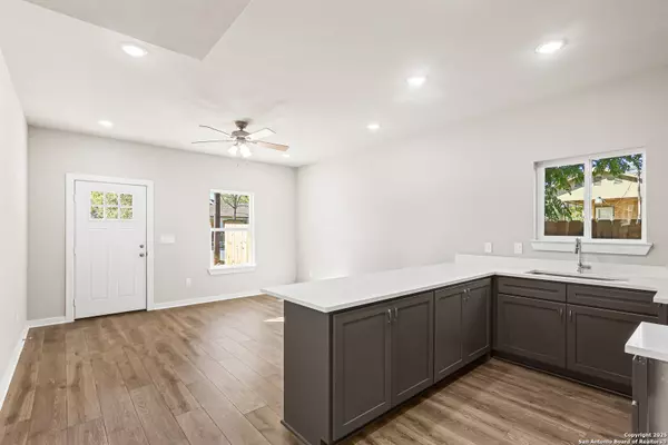 San Antonio, TX 78247,847 Porter St