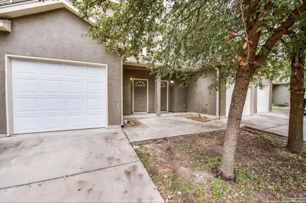 7811 KINGSBURY WOOD UNIT 4, San Antonio, TX 78240-4384