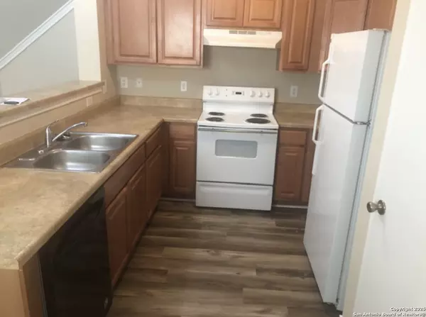 San Antonio, TX 78240-4384,7811 KINGSBURY WOOD UNIT 4