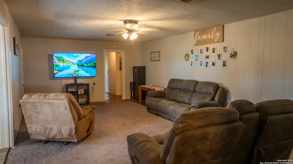 La Pryor, TX 78872,4843 FM 1436