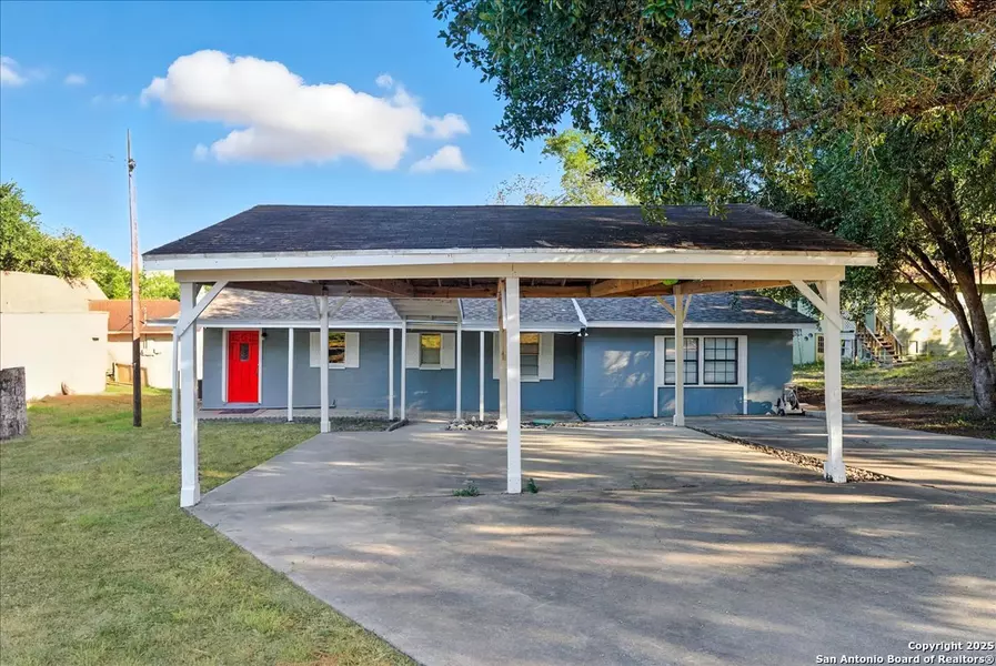 232 Vista Dr, Sandia, TX 78383