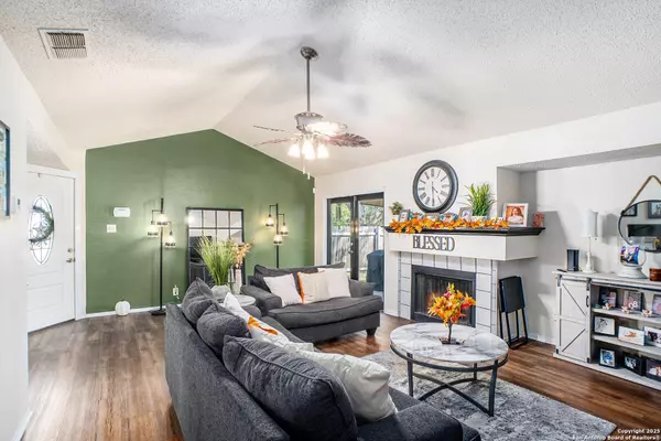 Converse, TX 78109,9848 Fortune Ridge Dr