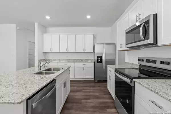 Seguin, TX 78155,4141 BERMUDA LN