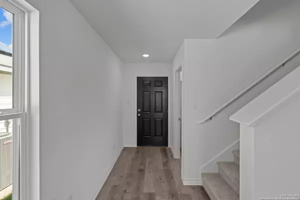 Seguin, TX 78155,316 Lazyglade Ln