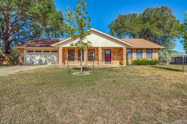 Seguin, TX 78155,1746 Willow Creek