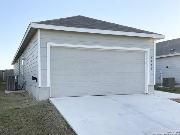 San Antonio, TX 78222,4446 Glades Way