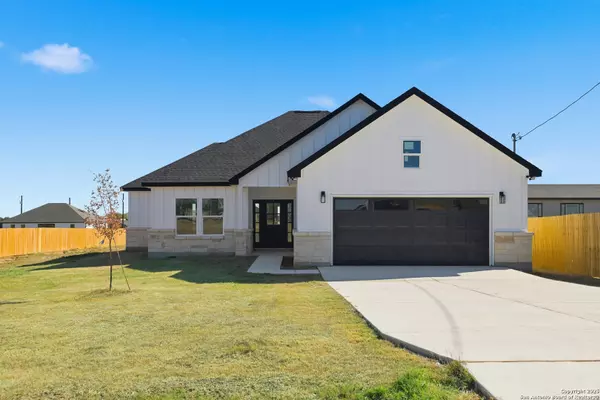 Atascosa, TX 78002,17114 Laguna Seca