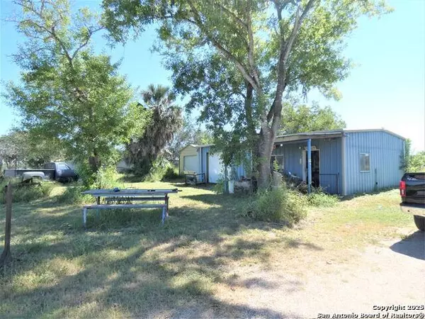 3148 highway 59, Beeville, TX 78102