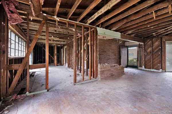 San Antonio, TX 78202,315 Blue Bonnet St