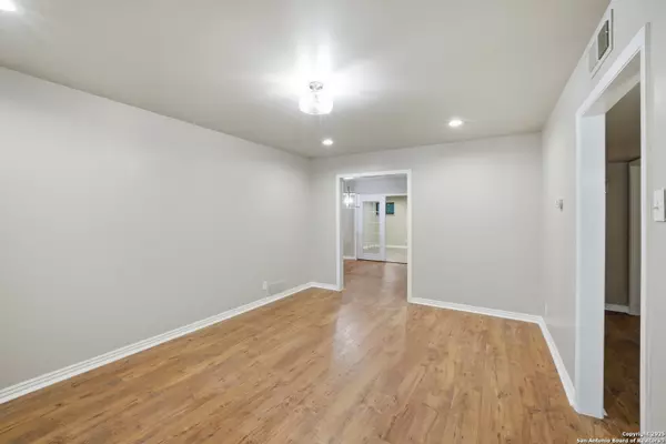 Universal City, TX 78148,425 Wright