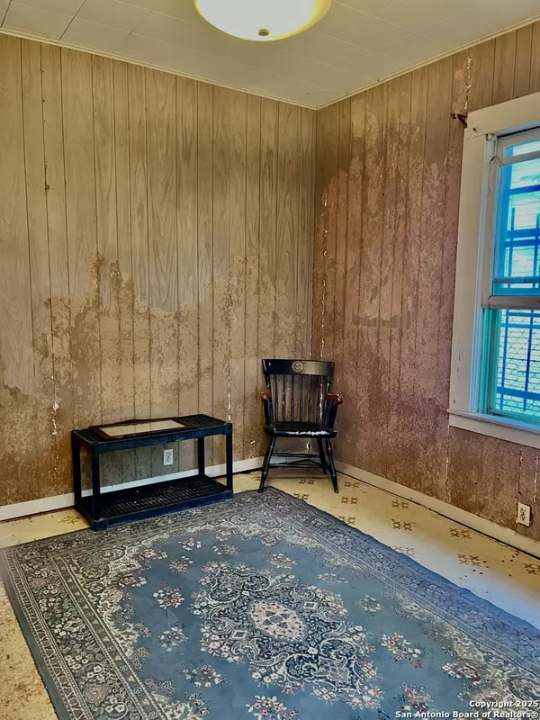 San Antonio, TX 78201,1818 woodlawn