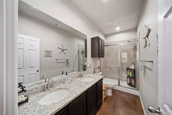 Seguin, TX 78155,1100/1102 Stanley