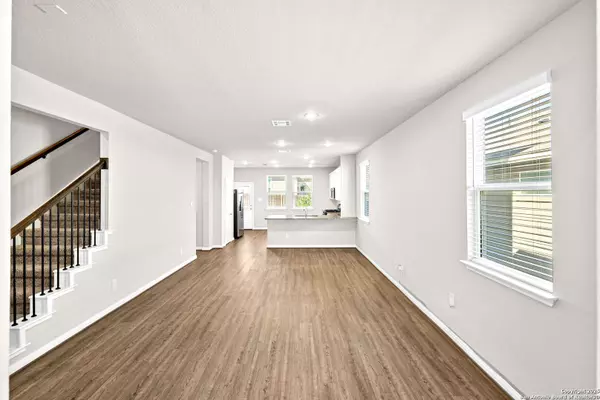 Converse, TX 78109,5139 Longhorn River