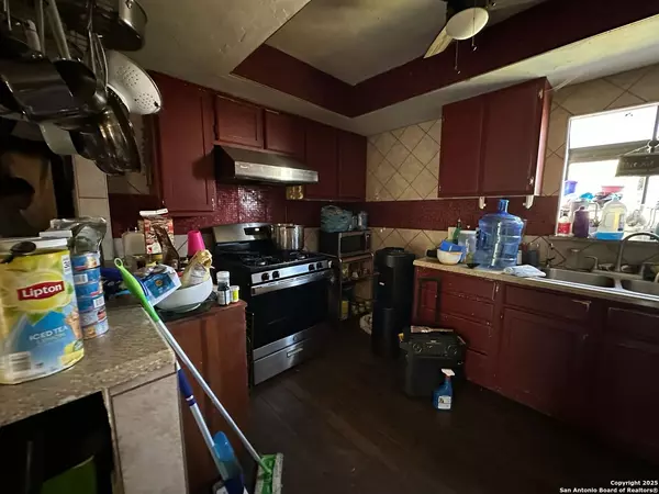 San Antonio, TX 78228,2721 W Mistletoe