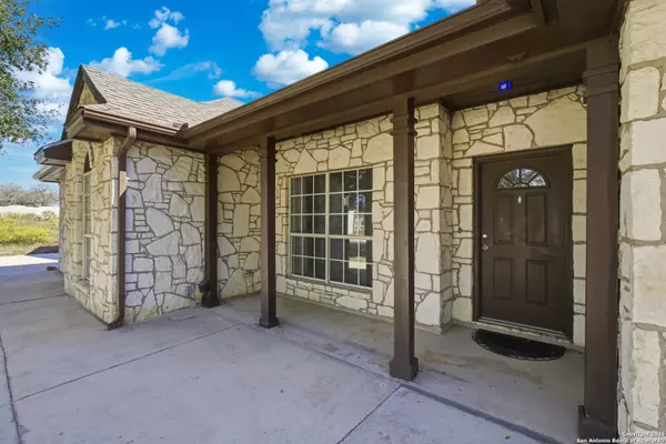 La Vernia, TX 78121,144 Las Palomas