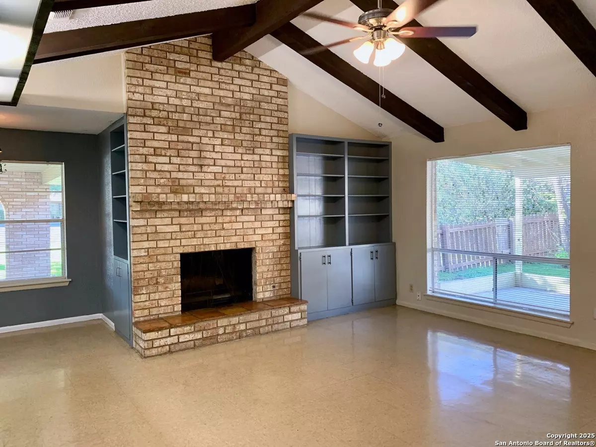 Castle Hills, TX 78213,112 Travertine Ln