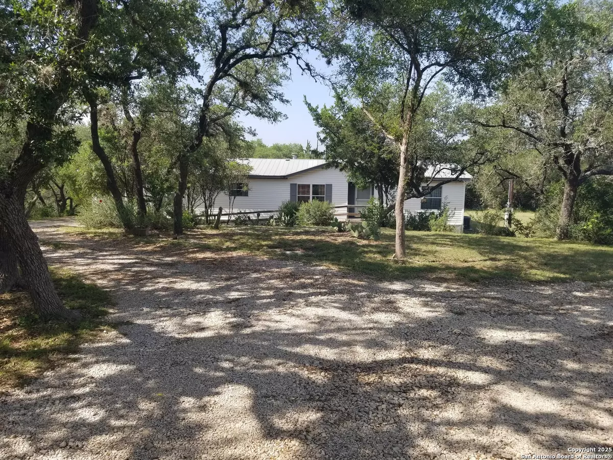 Lakehills, TX 78063,182 laurel ridge