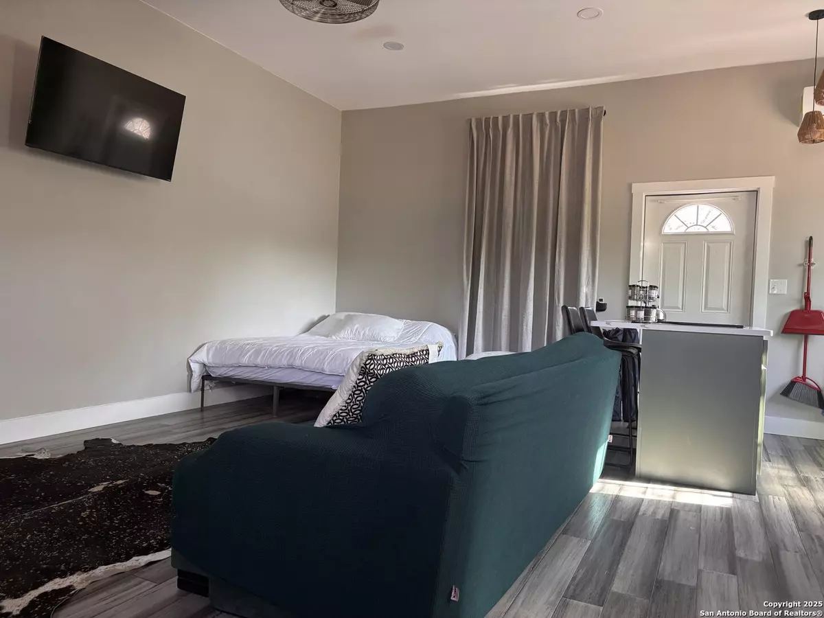 Floresville, TX 78114,339 Pr Mia UNIT 1