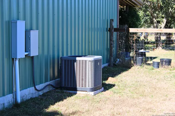 Stockdale, TX 78160,226 Fm 1107