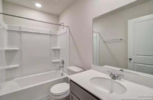 Converse, TX 78109,2418 White Daisy Hill