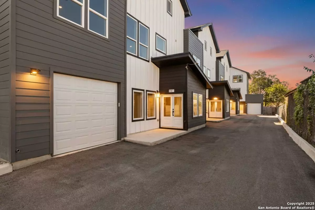 San Antonio, TX 78204,106 Bank St UNIT 101