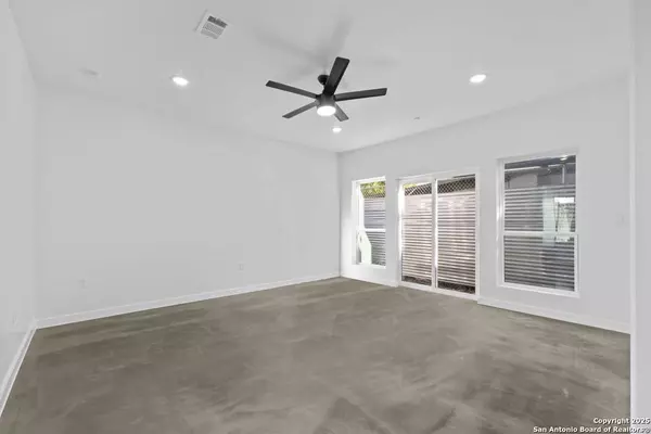 San Antonio, TX 78204,106 Bank St UNIT 101