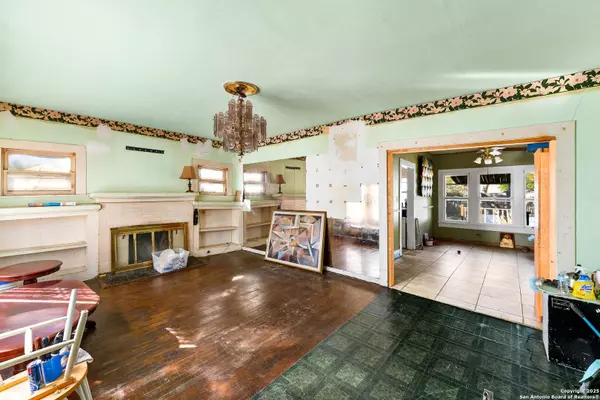 San Antonio, TX 78210,1123 Rigsby