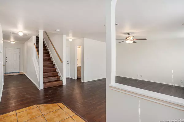 Selma, TX 78154,9106 Valhalla