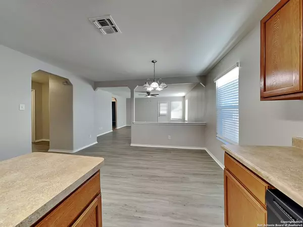 Converse, TX 78109,9506 Lookover Bay