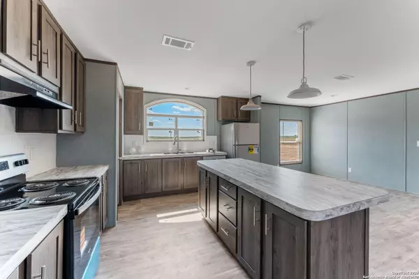 Poteet, TX 78065,3037 FM 1333