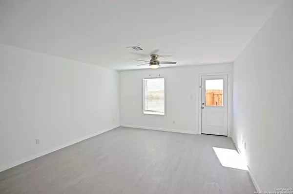 Converse, TX 78109,11822 Bluebell