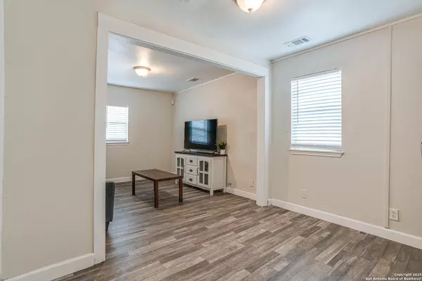 San Antonio, TX 78201,1145 summit UNIT B