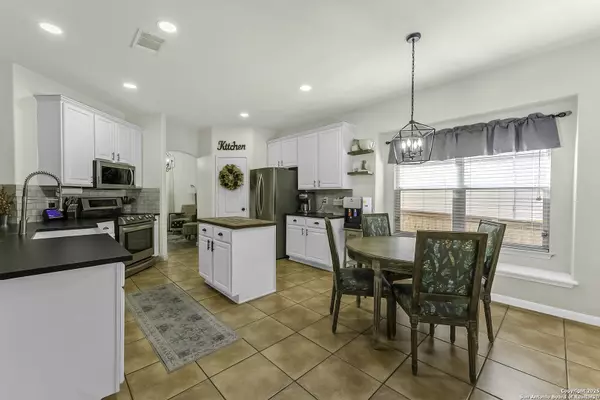 San Antonio, TX 78260,923 Calico Garden