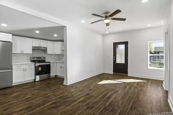 San Antonio, TX 78204,147 E Baylor