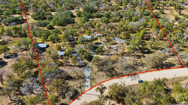 Floresville, TX 78114,142 Lost Springs