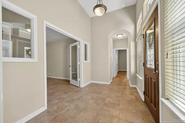 San Antonio, TX 78260,331 Mirror Lk