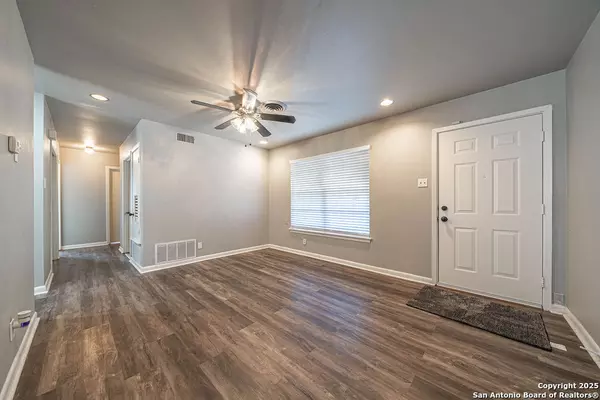 San Antonio, TX 78228,106 Oakwood Dr