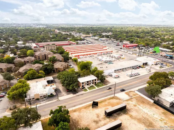 San Antonio, TX 78212,900 Basse