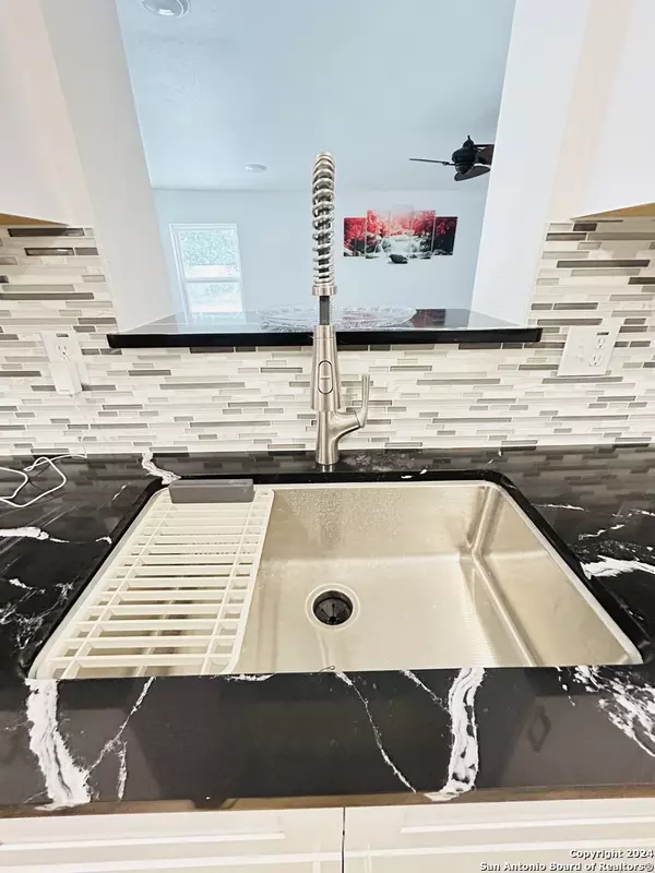 San Antonio, TX 78148-4201,129 BEECHWOOD AVE