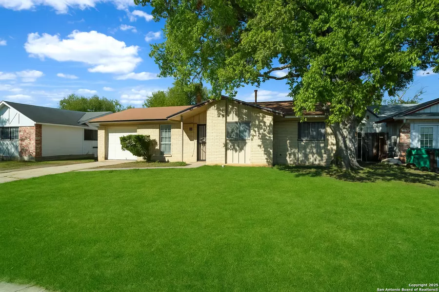 5311 Woodbrook, San Antonio, TX 78218-4726