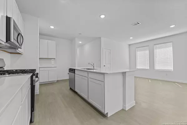 New Braunfels, TX 78130,1221 Twisted Creek